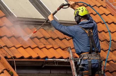 Démoussage et hydrofuge de toiture à Renneville