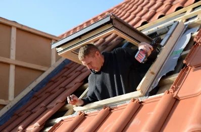 Pose de fenêtres de toit Velux à Renneville